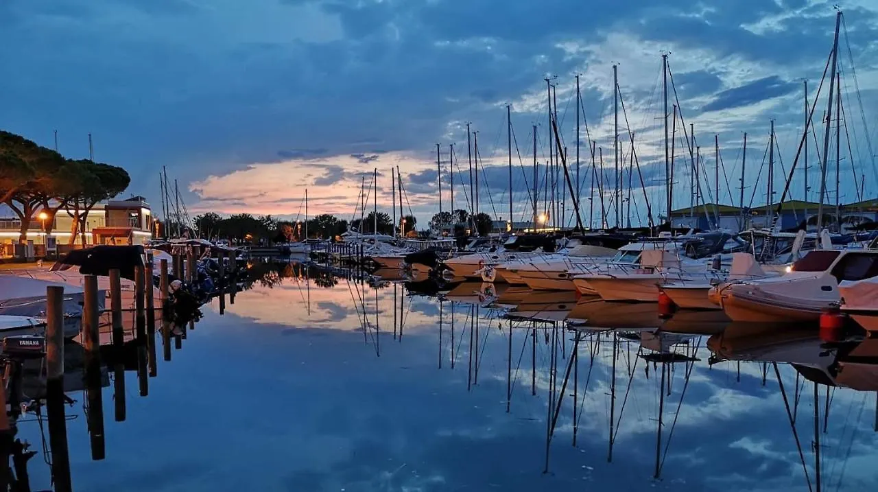 Cozy 1 Bedroom Apartment With Shared Pool And Lift Porto Santa Margherita di Caorle
