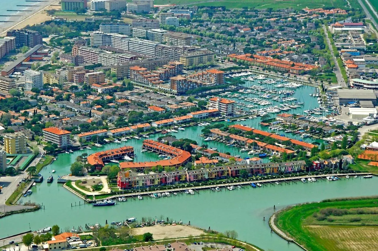Cozy 1 Bedroom Apartment With Shared Pool And Lift Porto Santa Margherita di Caorle 0*,  Italy