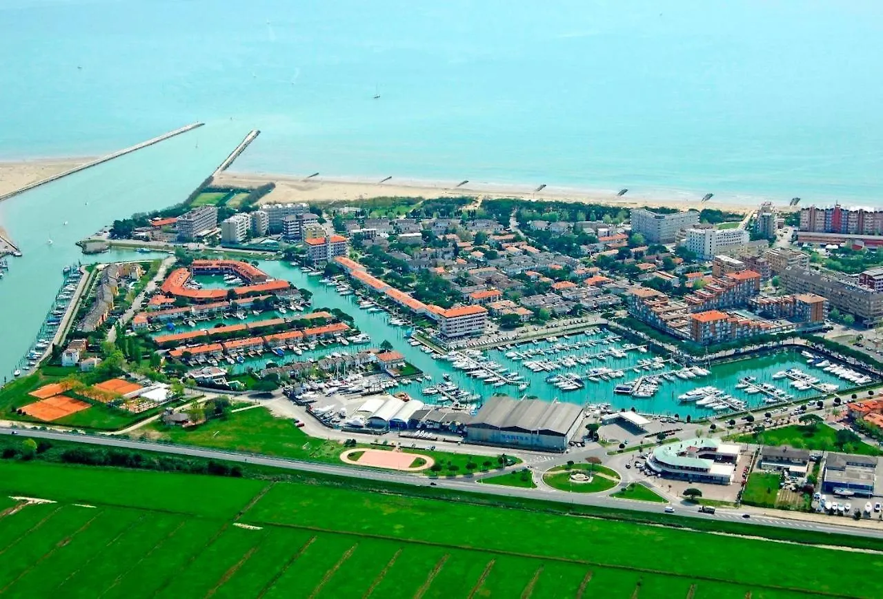 Cozy 1 Bedroom Apartment With Shared Pool And Lift Porto Santa Margherita di Caorle Italy