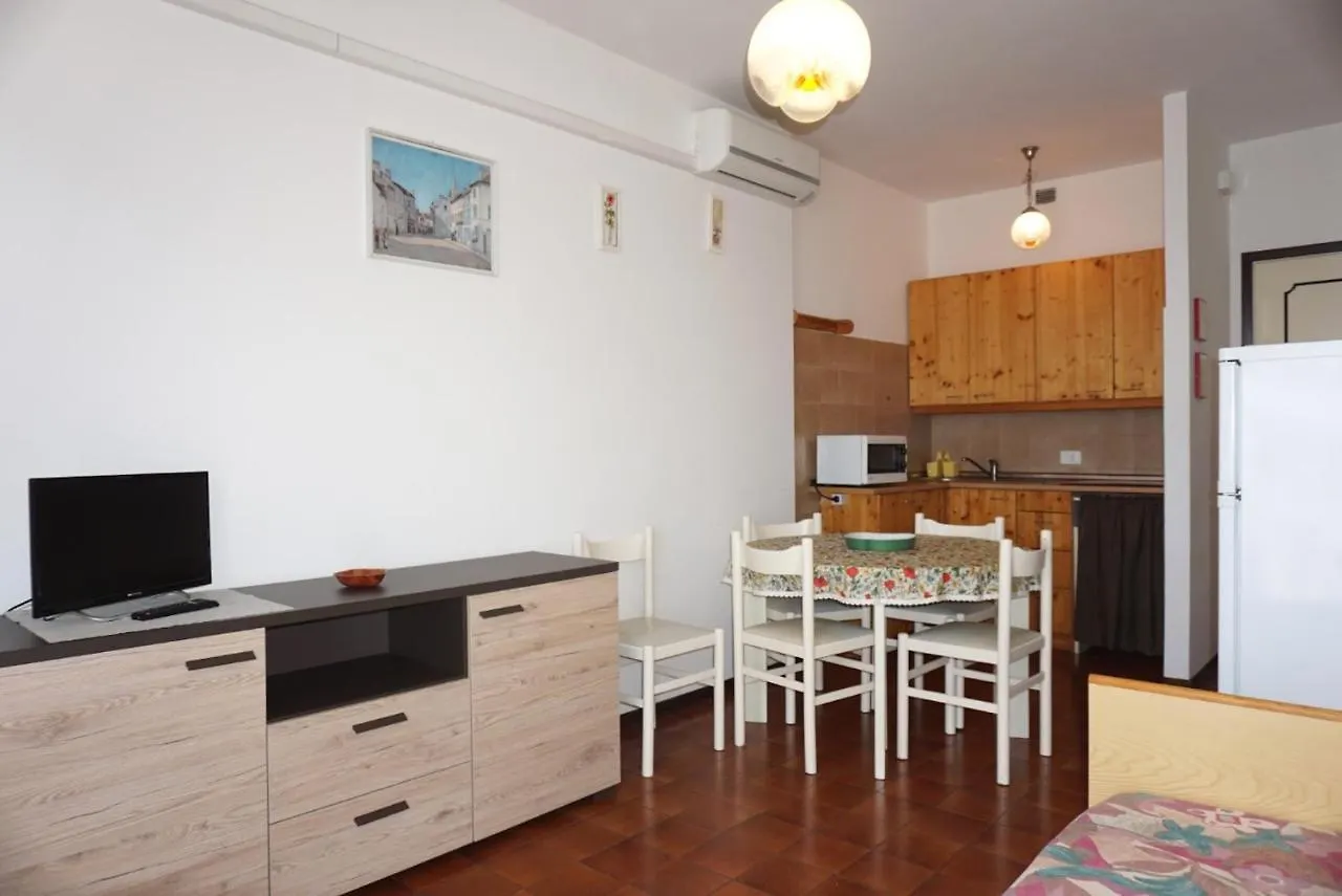Cozy 1 Bedroom Apartment With Shared Pool And Lift Porto Santa Margherita di Caorle
